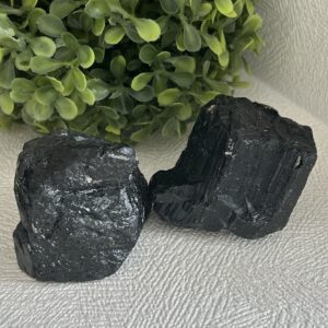 Turmalina Negra Grande – Pedra Bruta Natural