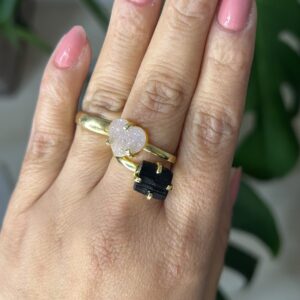 Anel Dual Turmalina & Ágata – Proteção e Equilíbrio em Uma Peça