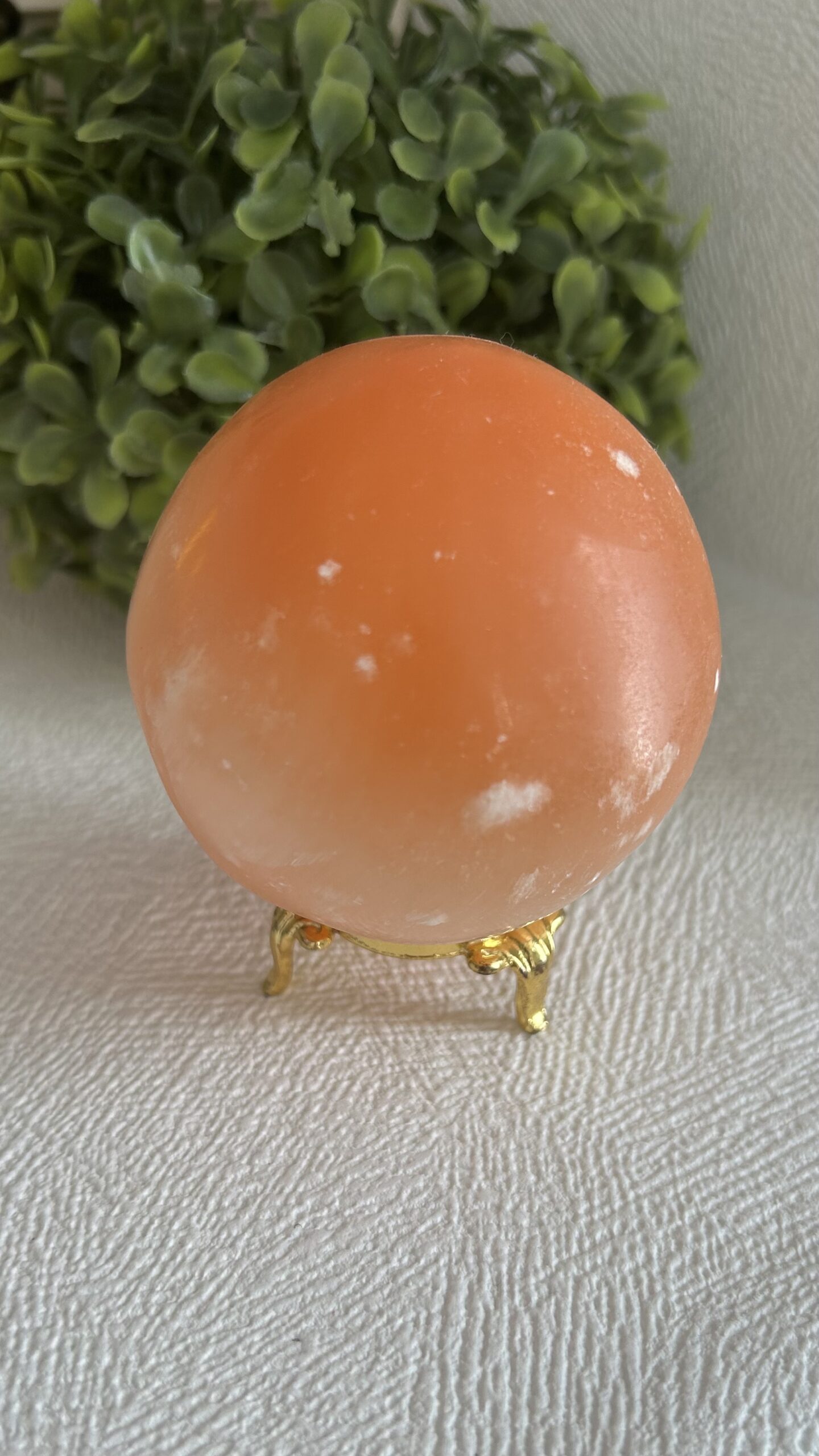Esfera de Selenita Laranja – Vitalidade, Limpeza Energética e Equilíbrio Emocional