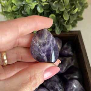 Ametista Natural Rolada – Pedra de Proteção e Equilíbrio