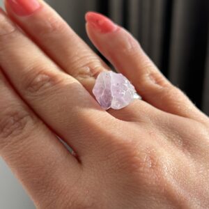 Anel Regulável com Ametista Sirius – Proteção, Elevação Vibracional e Consciência Espiritual