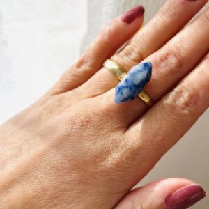 Anel Jaspe Azul Natural Biterminado – Estabilidade e Intuição