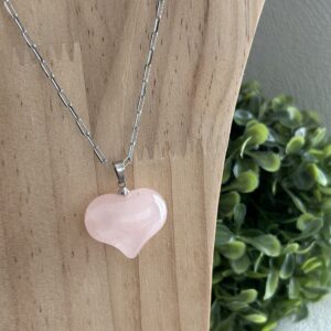 Colar Coração de Quartzo Rosa – Amor, Calma e Cura Emocional