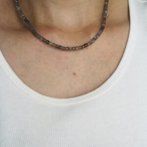 Colar Mini Pedras Multifacetadas de Labradorita