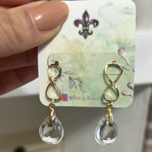 Brinco Infinito Folheado a Ouro 18k com Quartzo Transparente