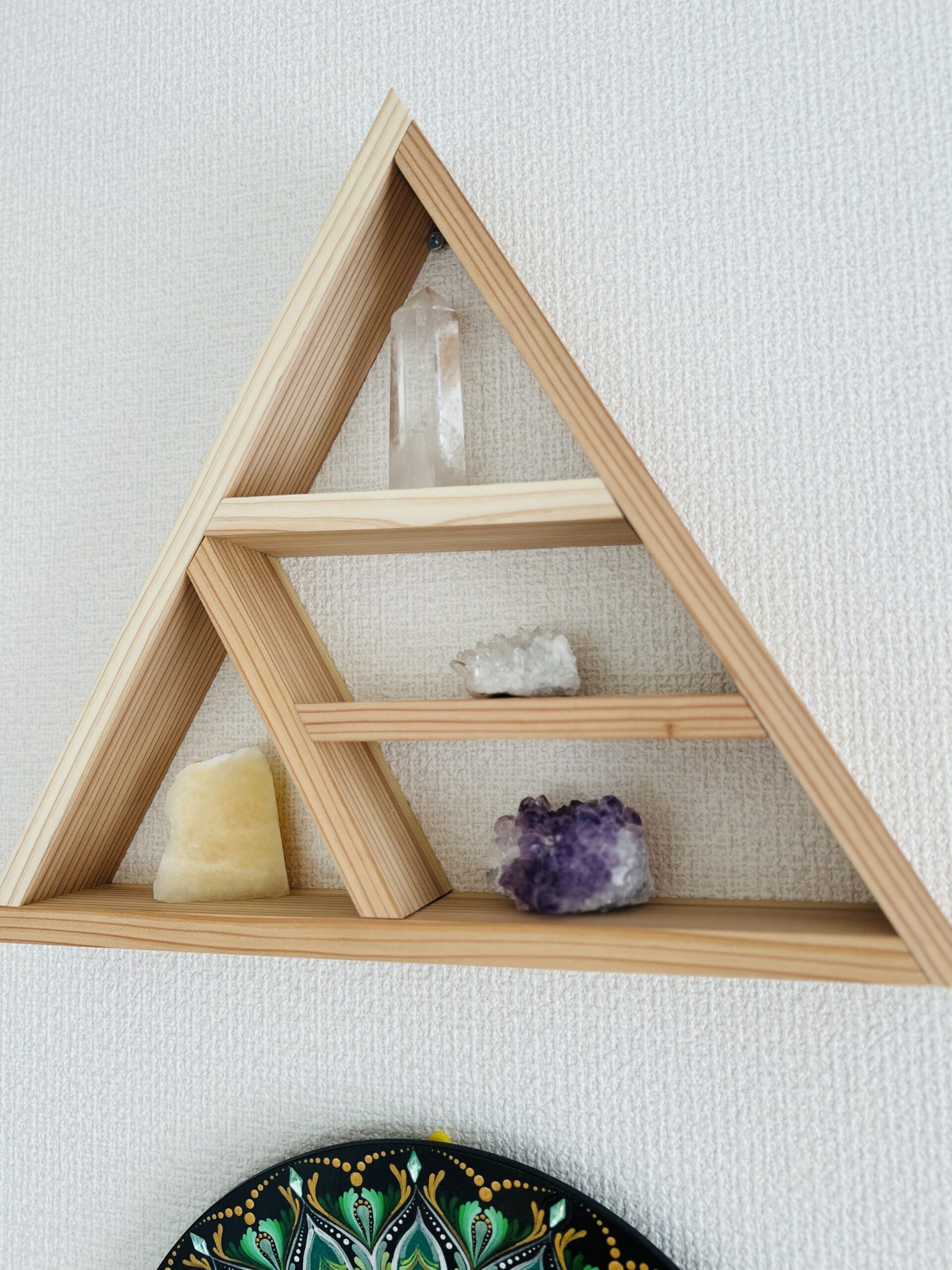 Pirâmide Triangular em Madeira para Parede