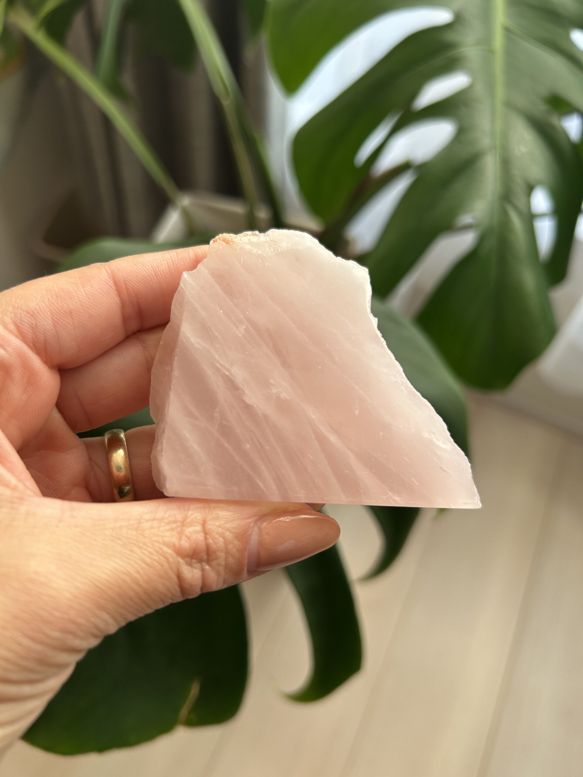 Pedra Bruta de Quartzo Rosa