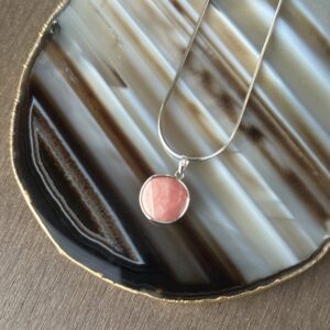 Colar Rodocrosita Hexagonal Pingente em Prata 925