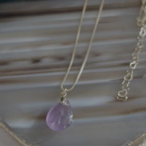 Colar Gota Ametista – Proteção, Intuição e Harmonia