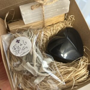 Kit de Purificação Energética com Obsidiana Arco-Íris, Palo Santo, Selenita e Sálvia Branca