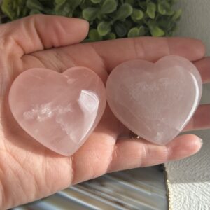 Coração de Quartzo Rosa para Amor Próprio e Cura Emocional
