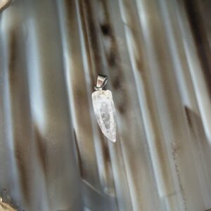 Pingente de Ametista Vera Cruz – Proteção, Equilíbrio Emocional e Espiritualidade