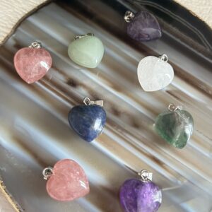 Pingente de Coração em Pedras Naturais com Banho de Ródio • Amor, Equilíbrio e Energia