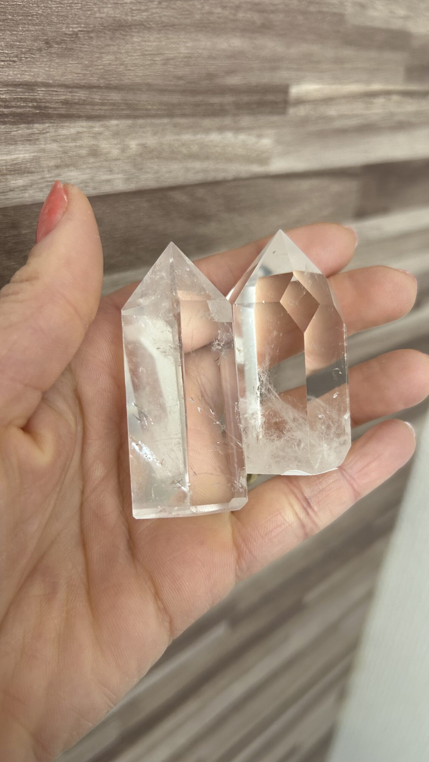 Ponta de Quartzo Transparente Natural – Clareza, Amplificação e Alinhamento Energético - Imagem 2