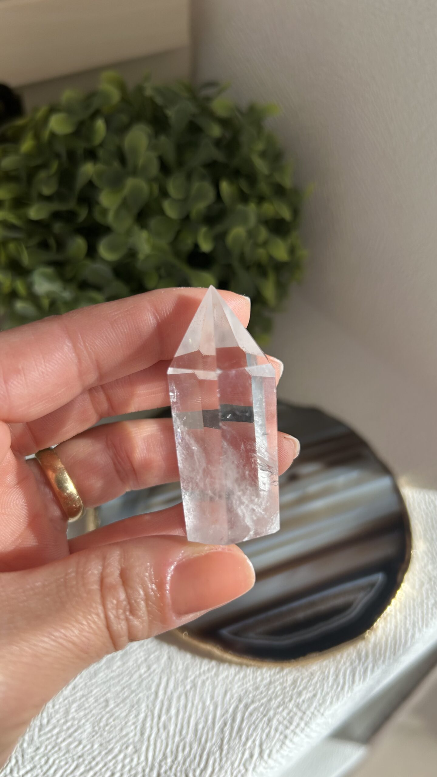 Ponta de Quartzo Transparente Natural – Clareza, Amplificação e Alinhamento Energético - Imagem 6
