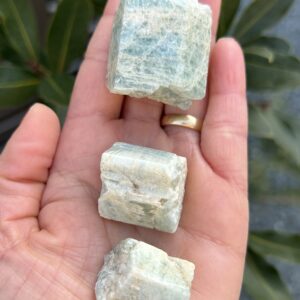 Água-Marinha Bruta Natural • Clareza Emocional e Expressão da Verdade