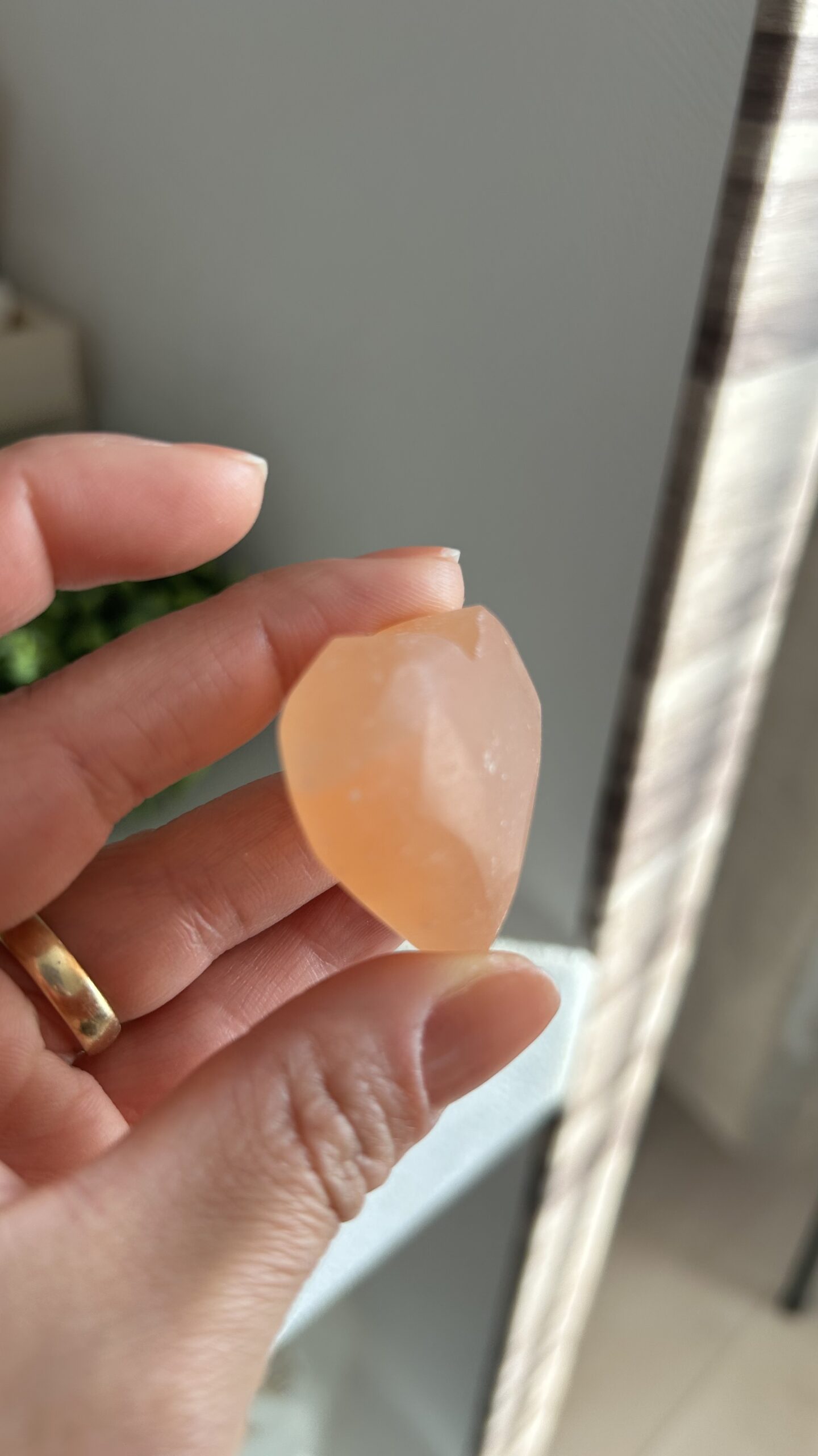 Coração de Selenita Laranja Mini – Pedra Natural - Imagem 2