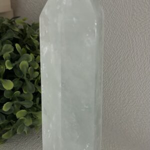 Ponta de Calcita Branca – Purificação, Paz e Clareza Energética