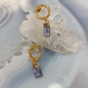 Brinco Argola Texturizada com Cianita Azul Natural | Brinco Pedra Natural Banhado a Ouro