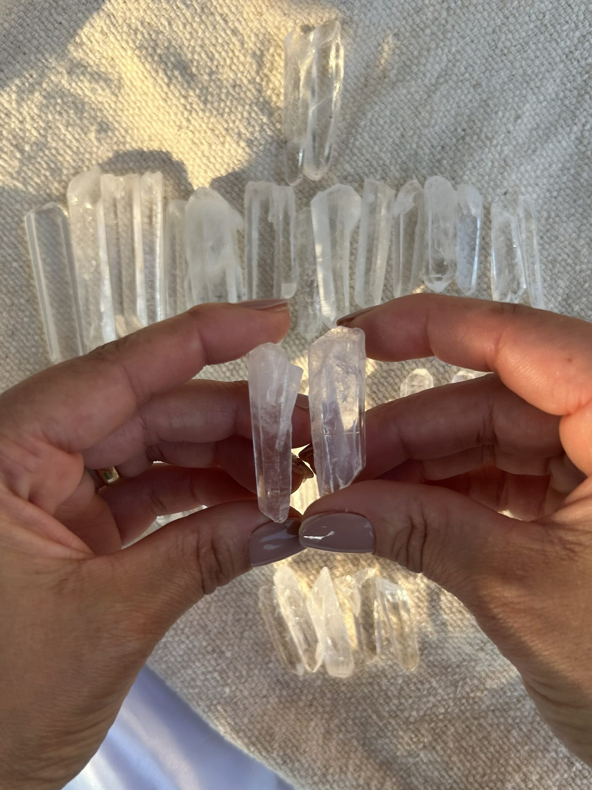 Quartzo Lemuriano Natural – Pacote 50g (Aprox. 3 peças)