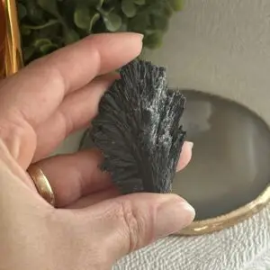 Cianita Negra para Proteção