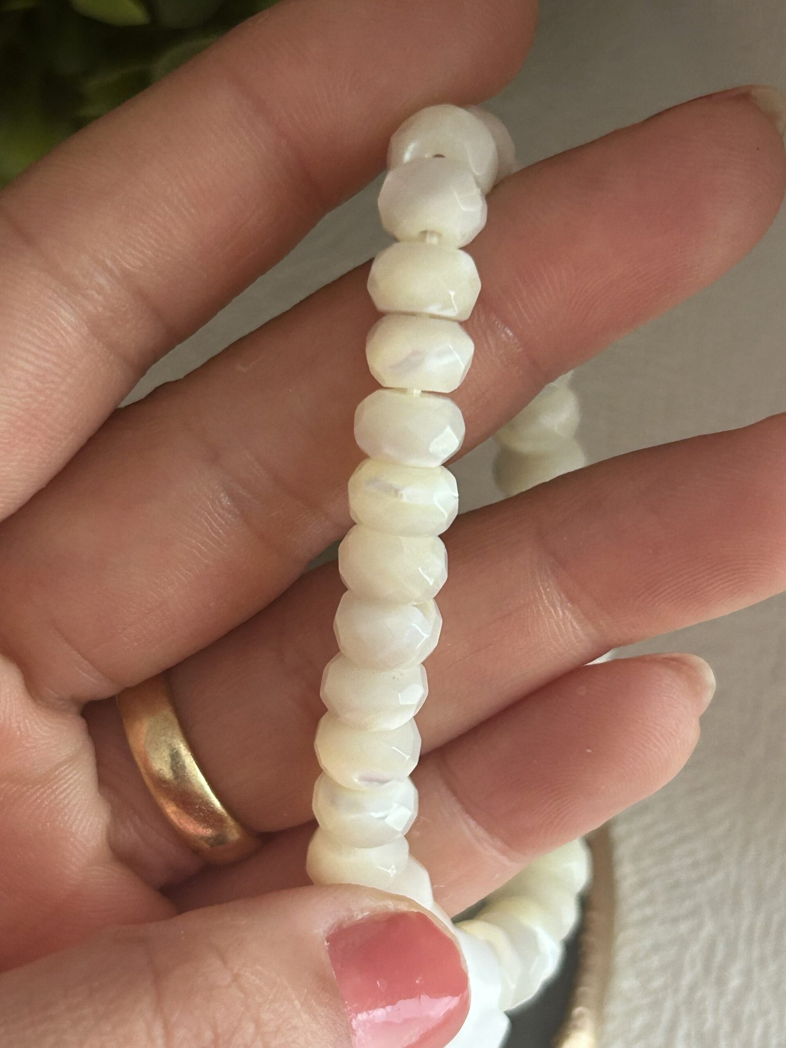 Pulseira Madrepérola Branca Multifacetada - Imagem 3